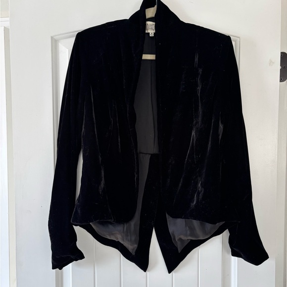 BB Dakota Women's Elegant Black Velvet Blazer - Picture 3 of 4